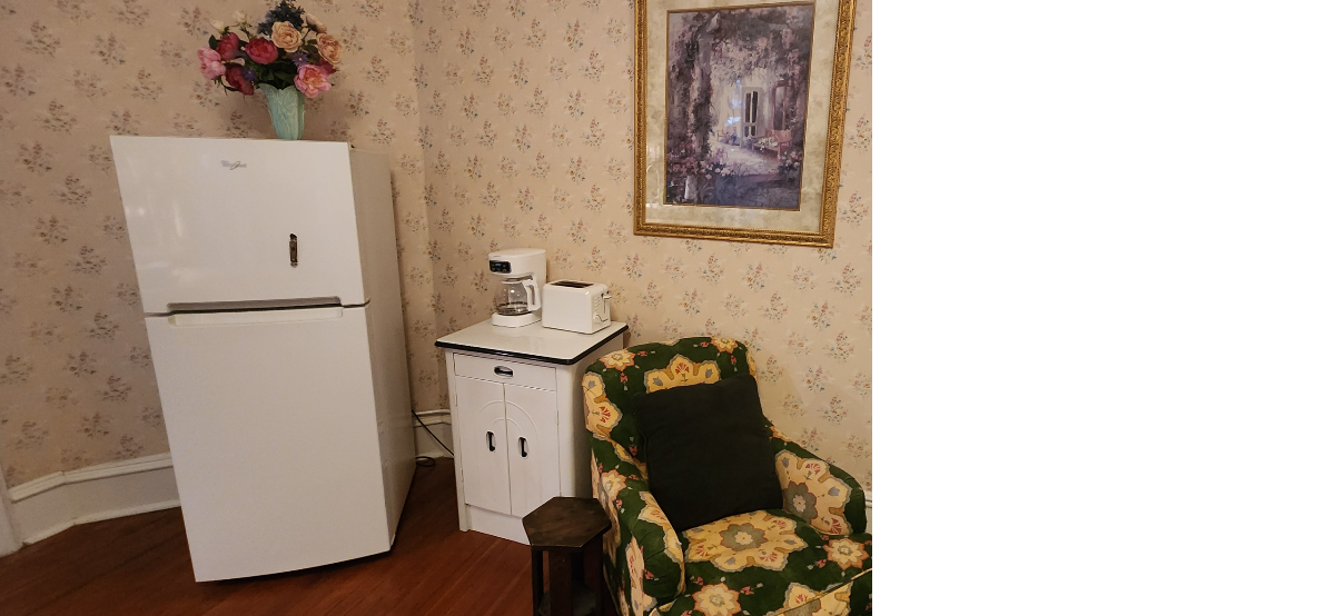 Apartment in Historic 1880s Mansion - Photo 11