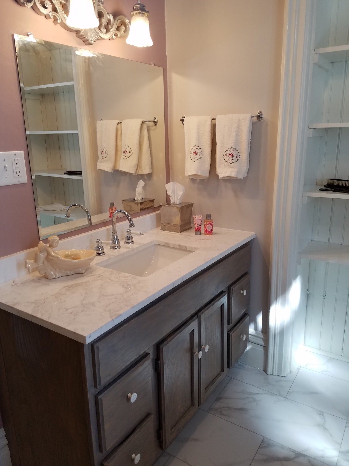Apartment in Historic 1880s Mansion - Photo 9