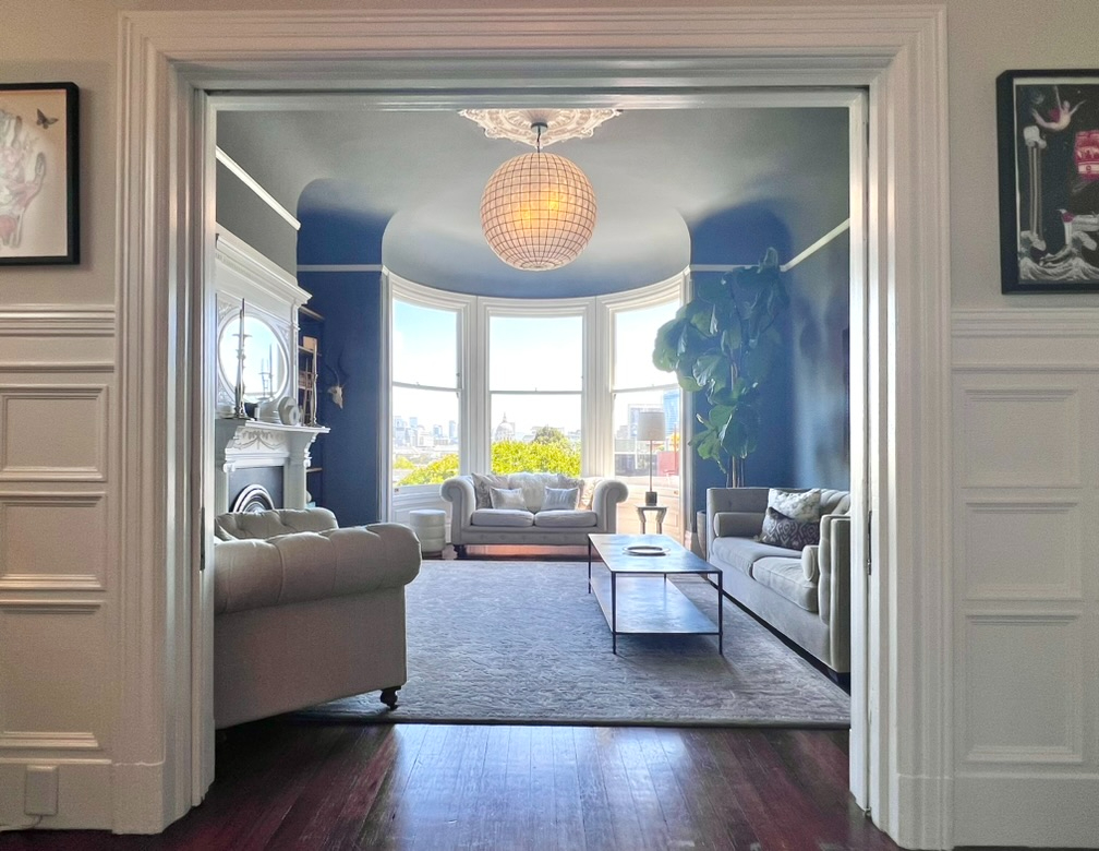 3-4 Bedrooms in a Gorgeous 1890's Vic w/ Downtown Views - SF City Center - Photo 3