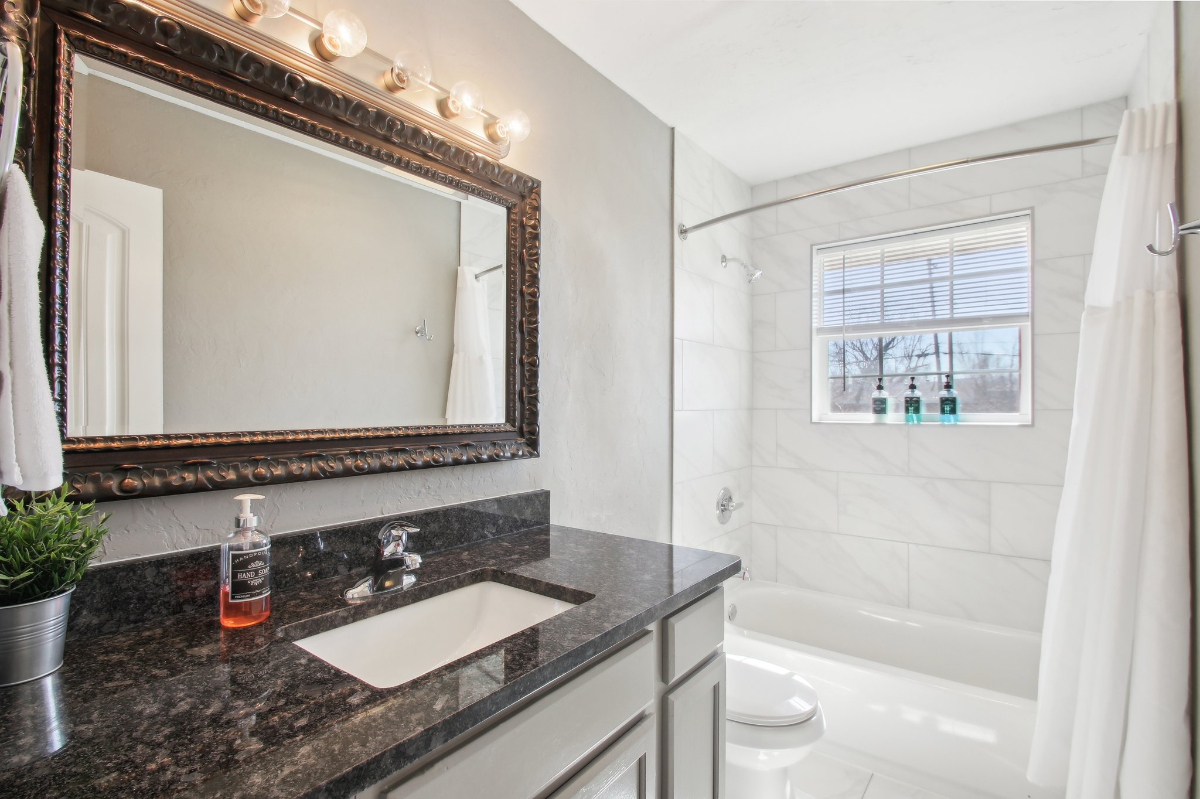Remodeled 3BR/ 2BA  home in the Heart  of Moore - Photo 12