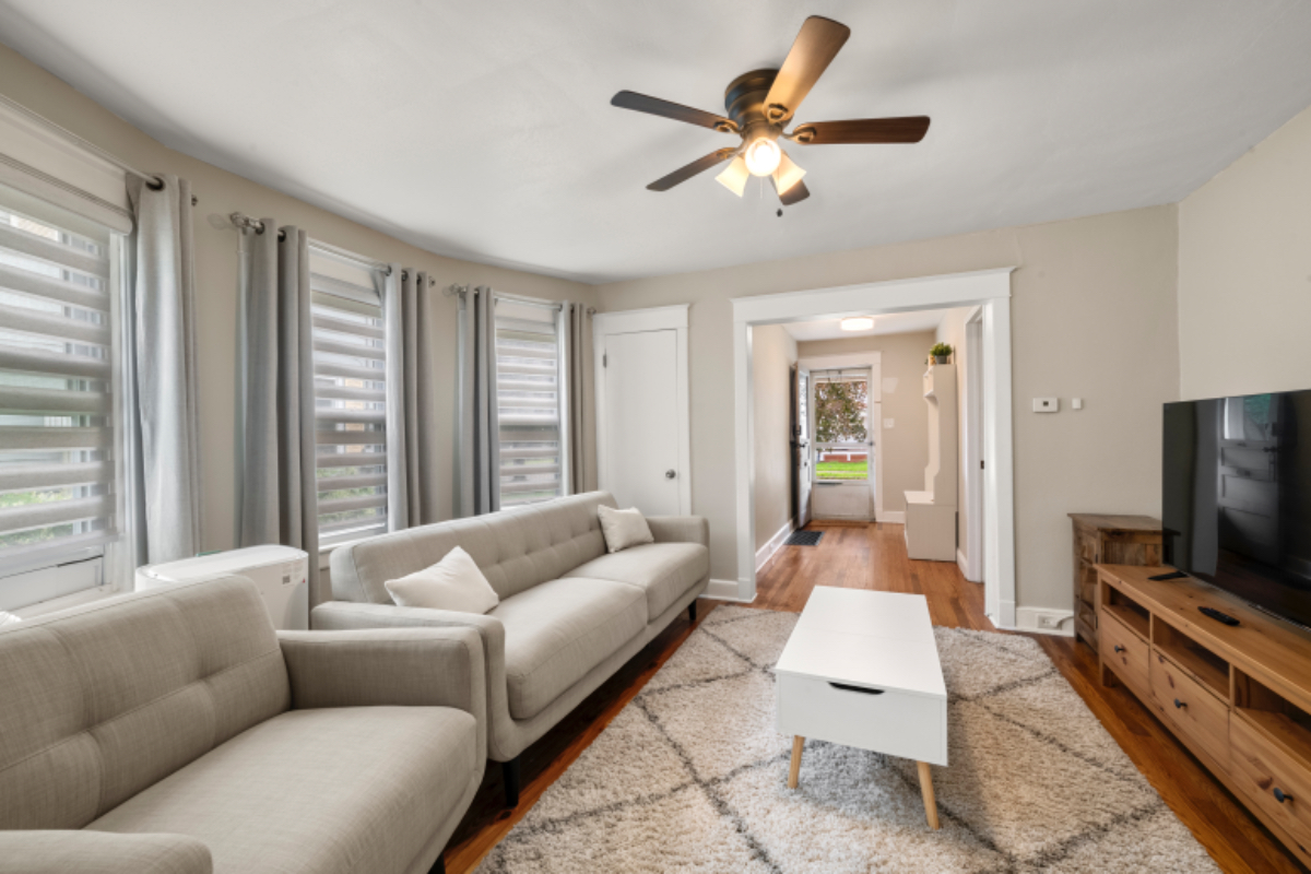 Cozy Private Bedroom with Off Street Parking - Photo 5