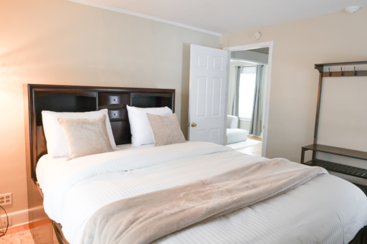 Cozy Private Bedroom with Off Street Parking - Photo 4