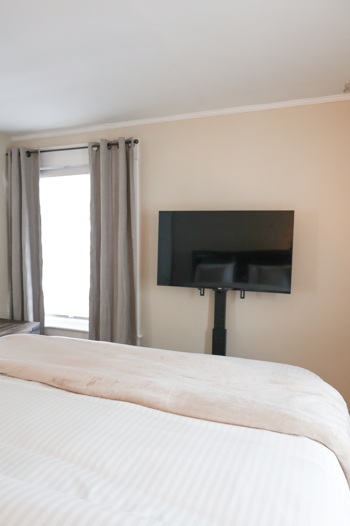 Cozy Private Bedroom with Off Street Parking - Photo 6