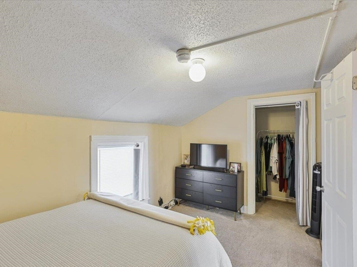 Cozy 1 BR Walk to Church St, Lake Champlain & Hospital - Photo 9