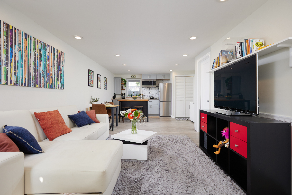 Eckington Fully Furnished Modern One-Bedroom (Available Mid-July 2026) for 3 to 9 Month Lease - Photo 2