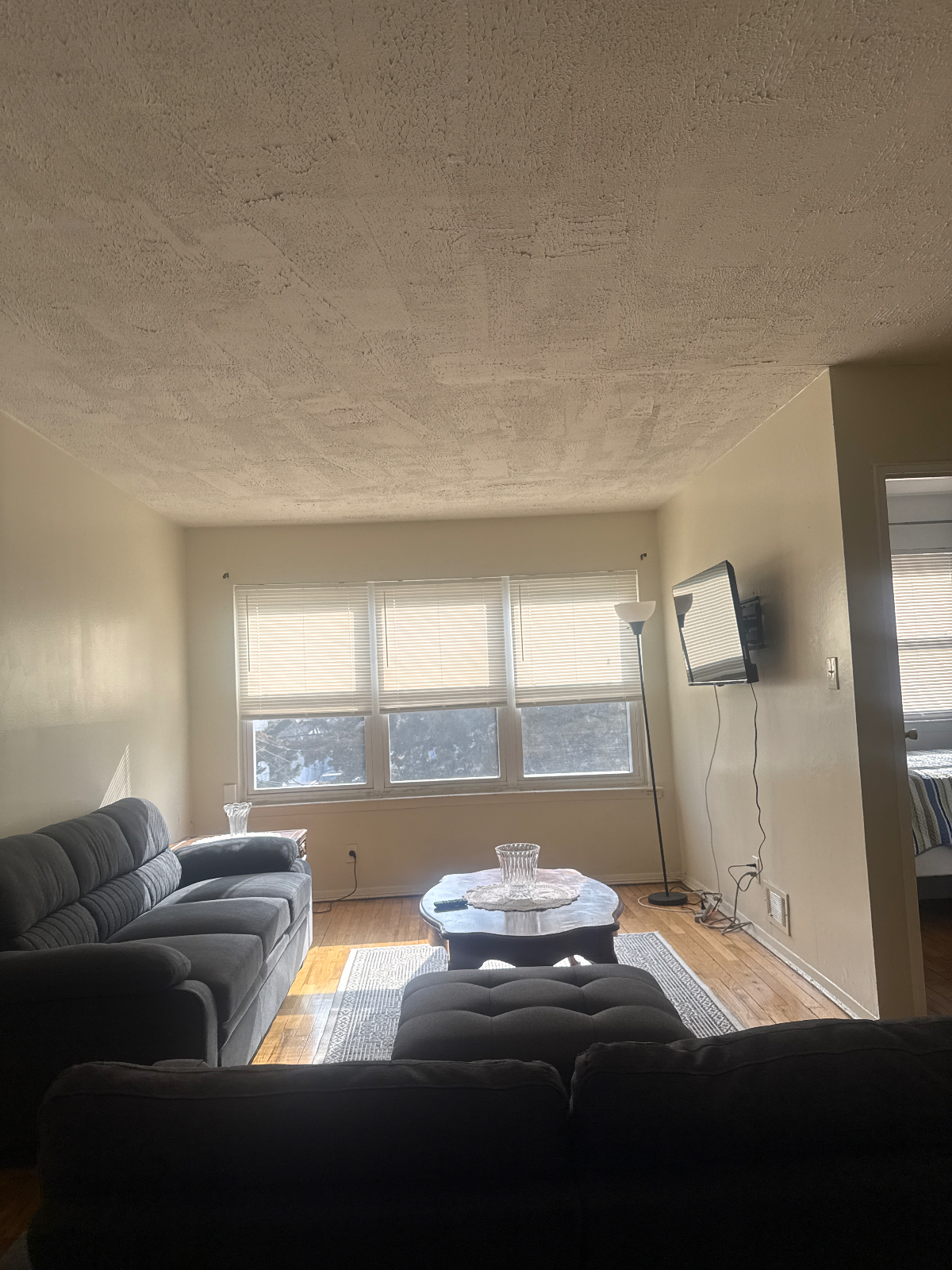 Cozy apartment near Public transportation - Photo 2
