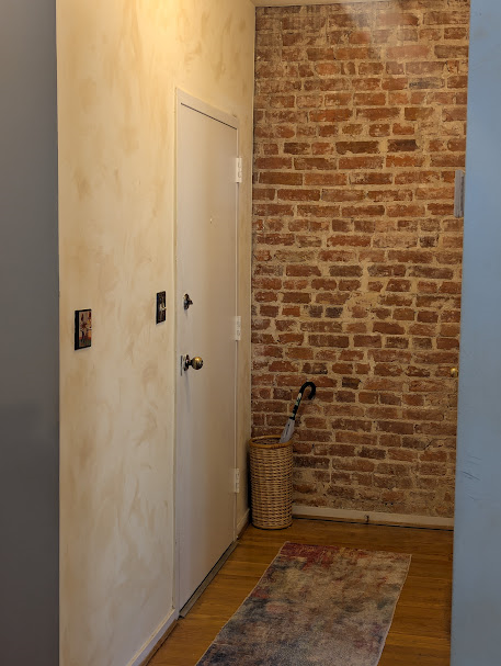 Cozy Room with Private Bathroom and Modern Amenities In Central Location - Photo 1