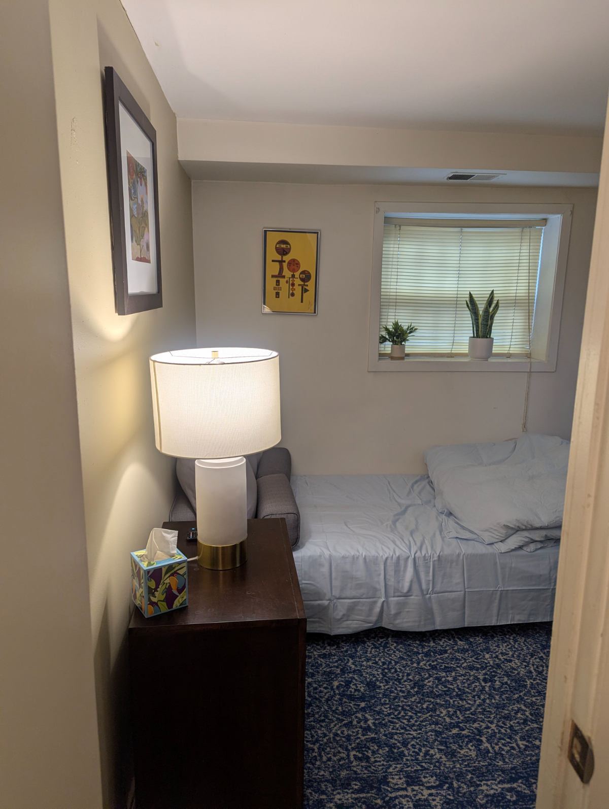 Cozy Room with Private Bathroom and Modern Amenities In Central Location - Photo 3
