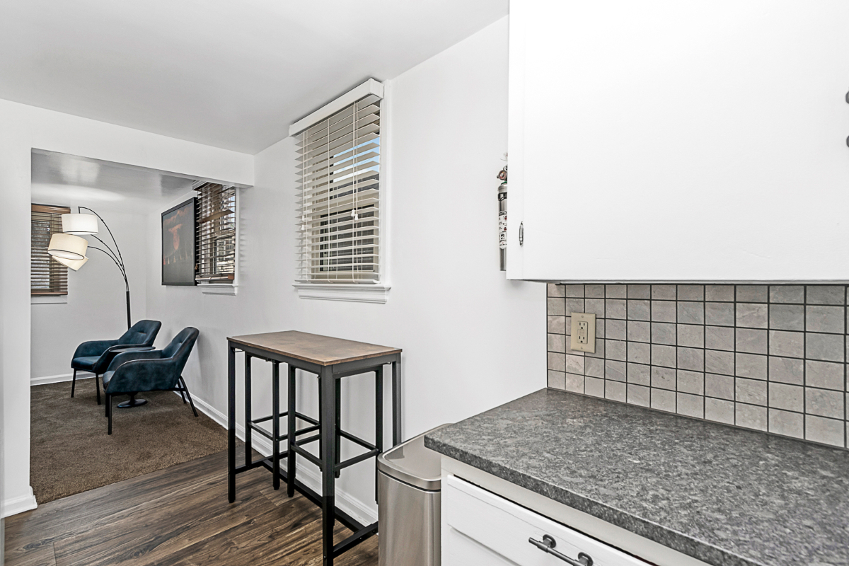 Modern Hassle free living in the Avenues - Photo 10