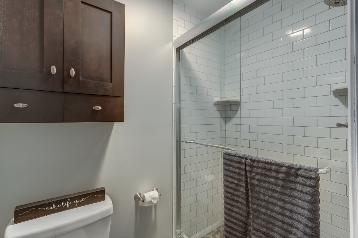 Charming 1-Bedroom Basement Apartment with Modern Amenities - Photo 11