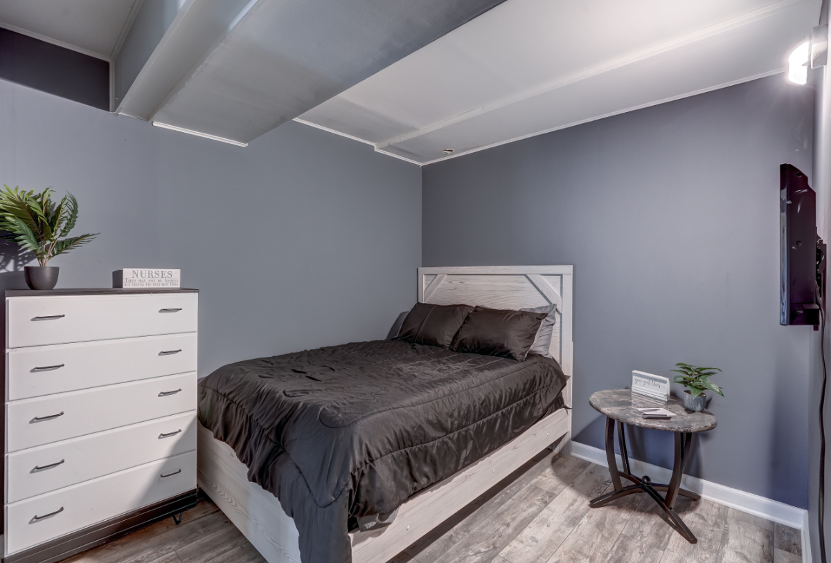 Charming 1-Bedroom Basement Apartment with Modern Amenities - Photo 8