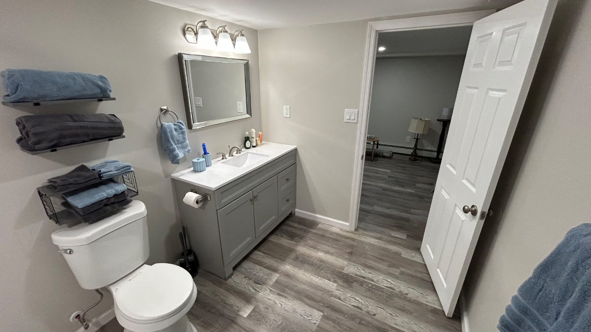 Available May 3, 2027 - NEW 1 Bed 1 Bath CLOSE to Hospitals & Downtown Bay Shore - Photo 3
