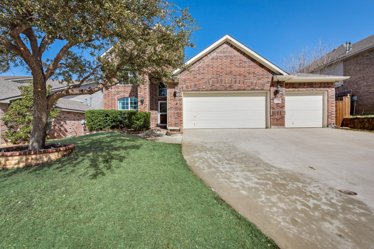 Family Owned & Operated High End Furnished 4 BR 3 Car in Master Planned Community