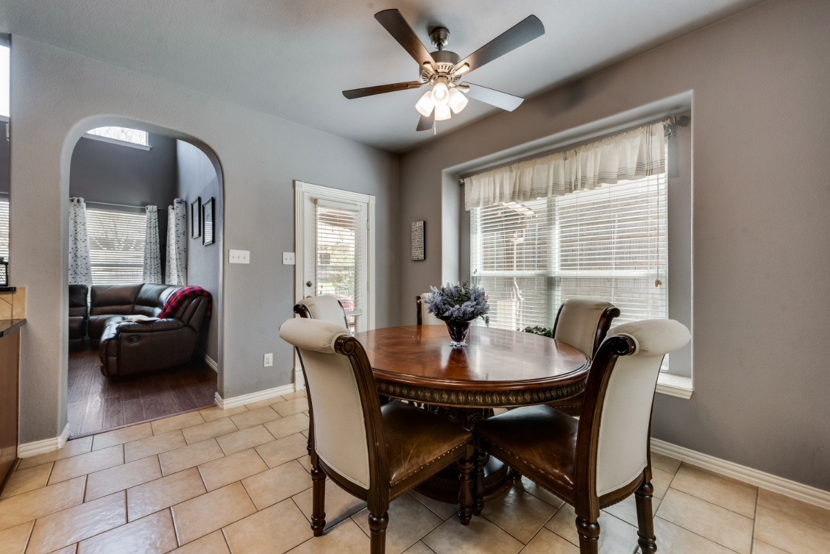 Family Owned & Operated High End Furnished 4 BR 3 Car in Master Planned Community - Photo 11