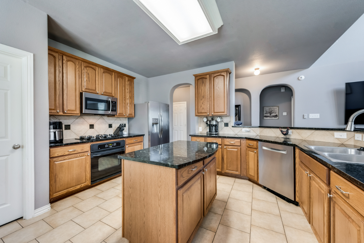 Family Owned & Operated High End Furnished 4 BR 3 Car in Master Planned Community - Photo 12