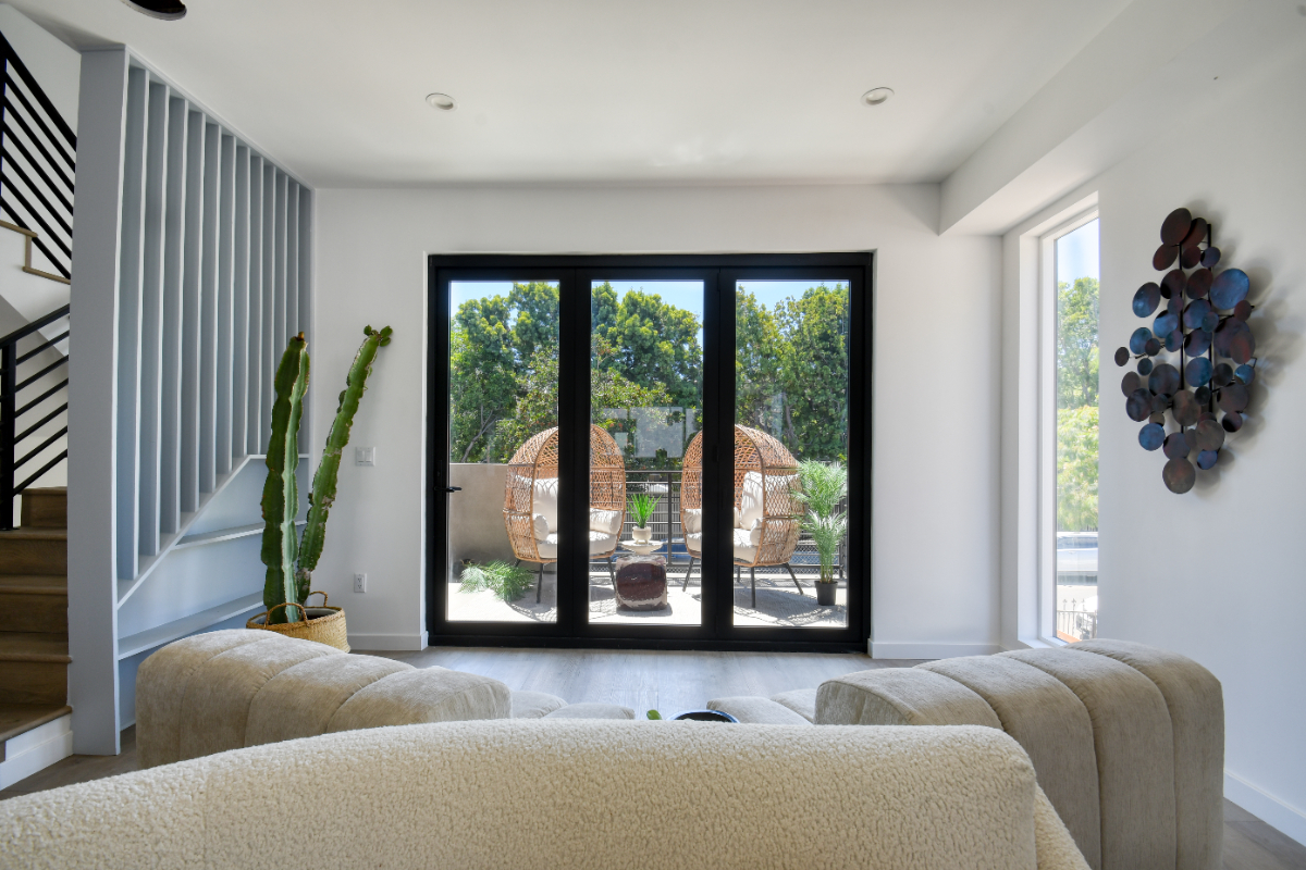 Modern Hollywood Haven - Photo 1