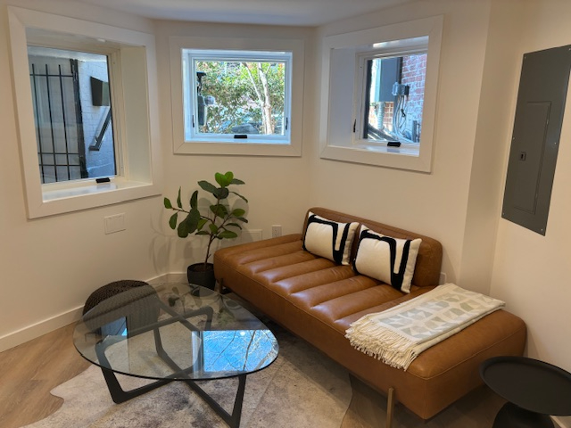 Modern 2 Bedrooms and 2 Bath Apartment - Photo 3