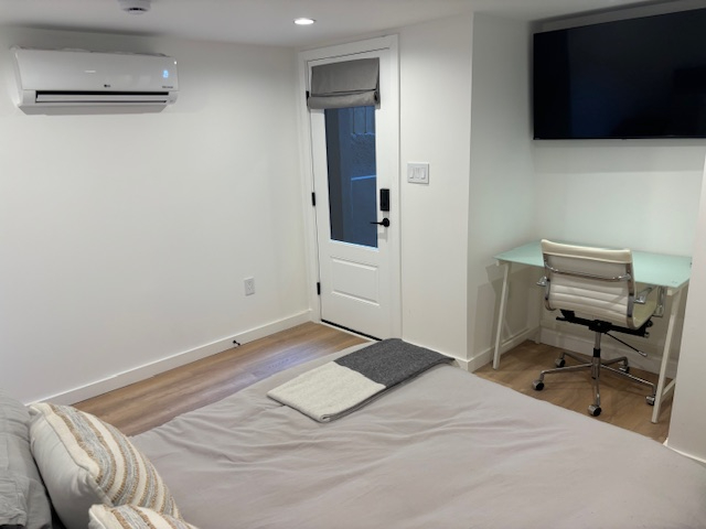 Modern 2 Bedrooms and 2 Bath Apartment - Photo 9