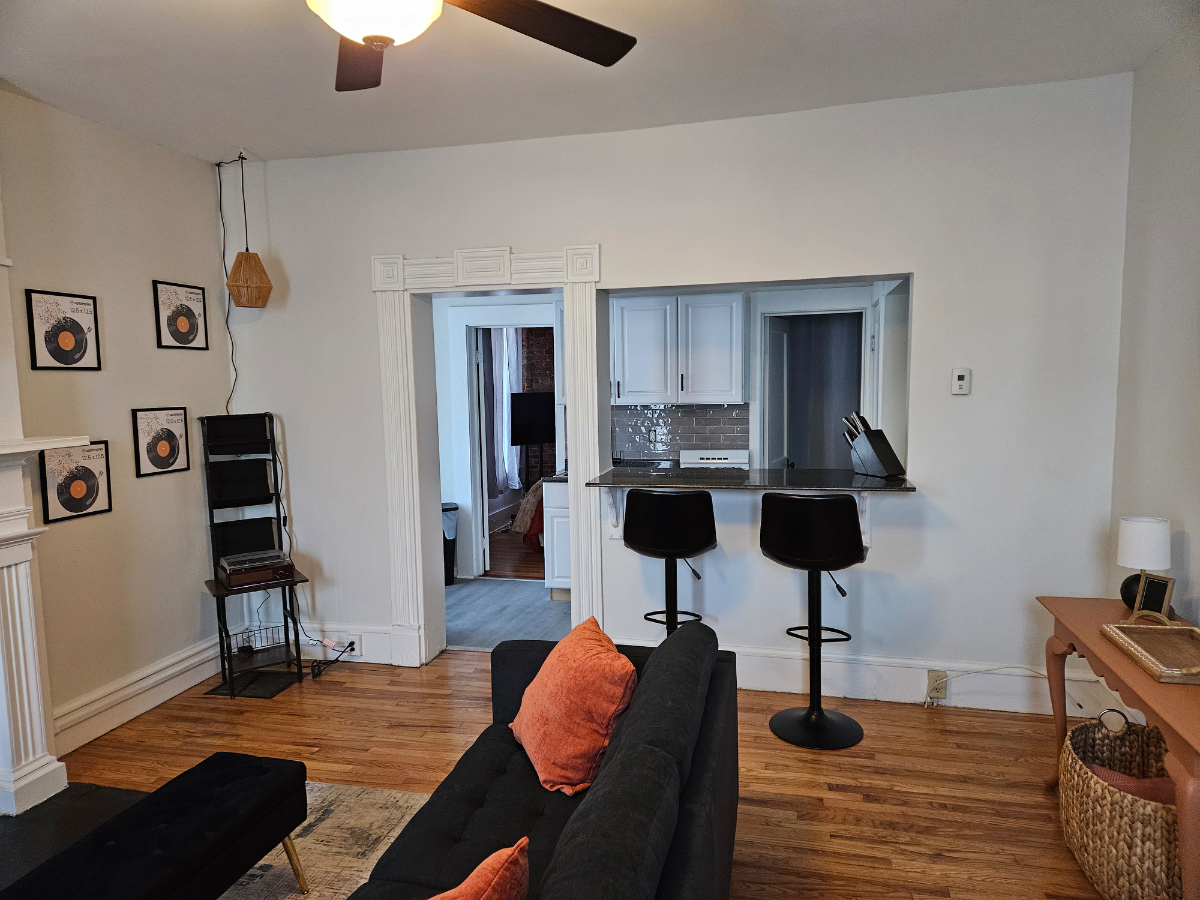 The Weaver House, Guest Suite- 2BR,1 Bath, 2nd... - Photo 6