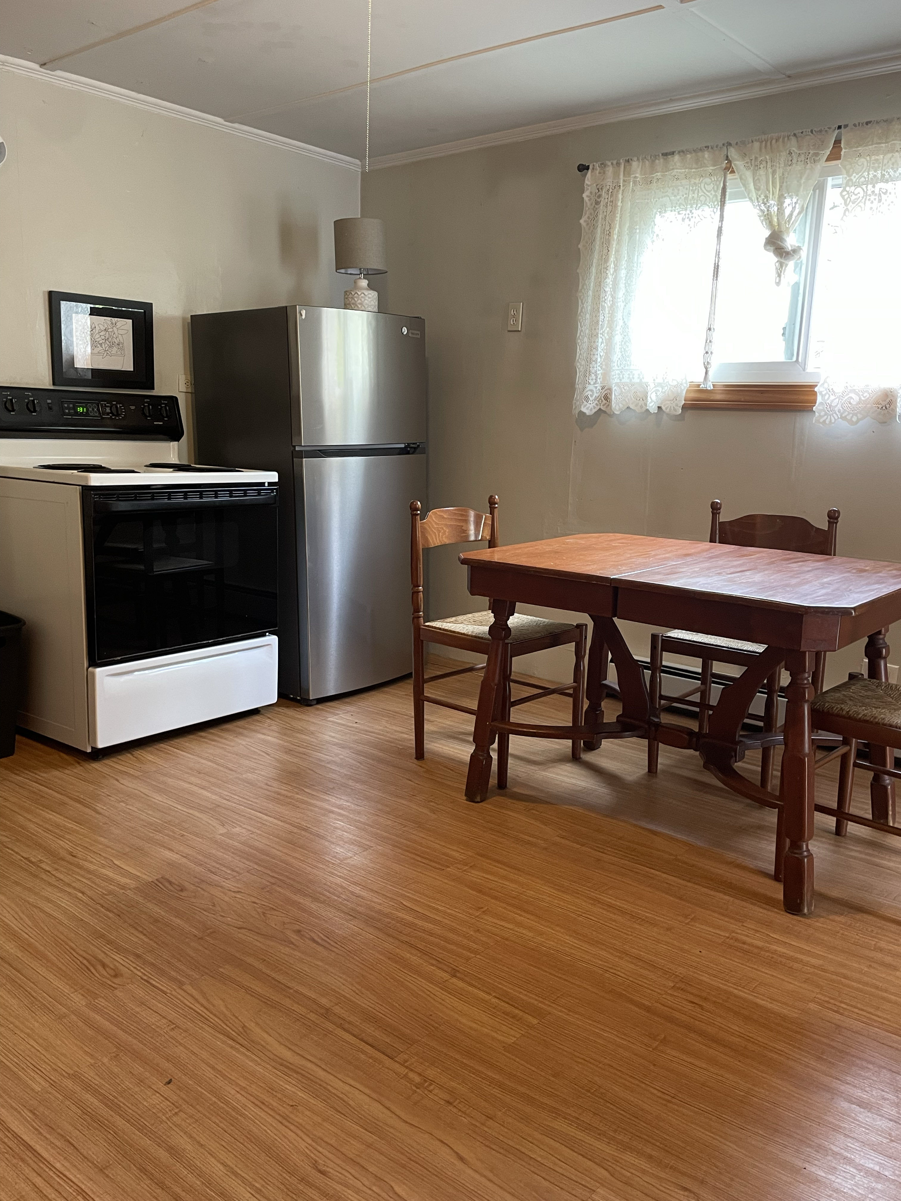 One-bedroom apartment in-town - Photo 2