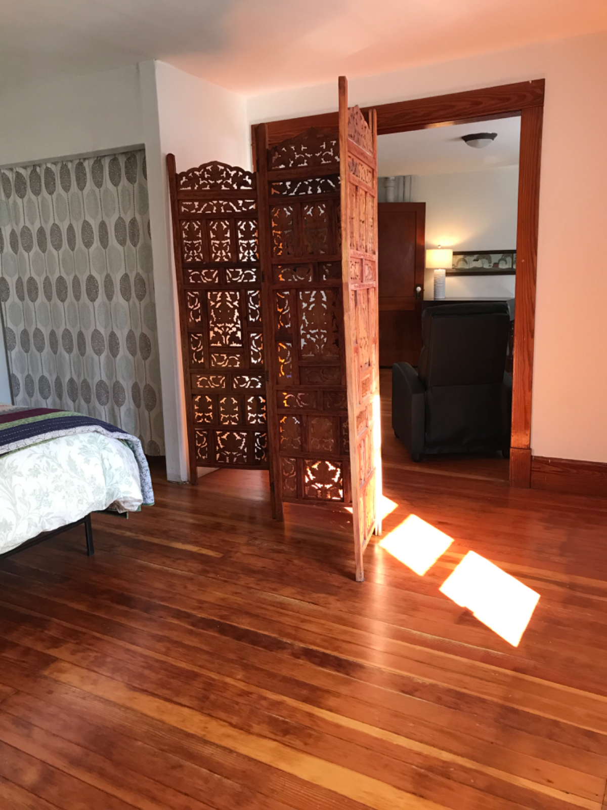 One-bedroom apartment in-town - Photo 10