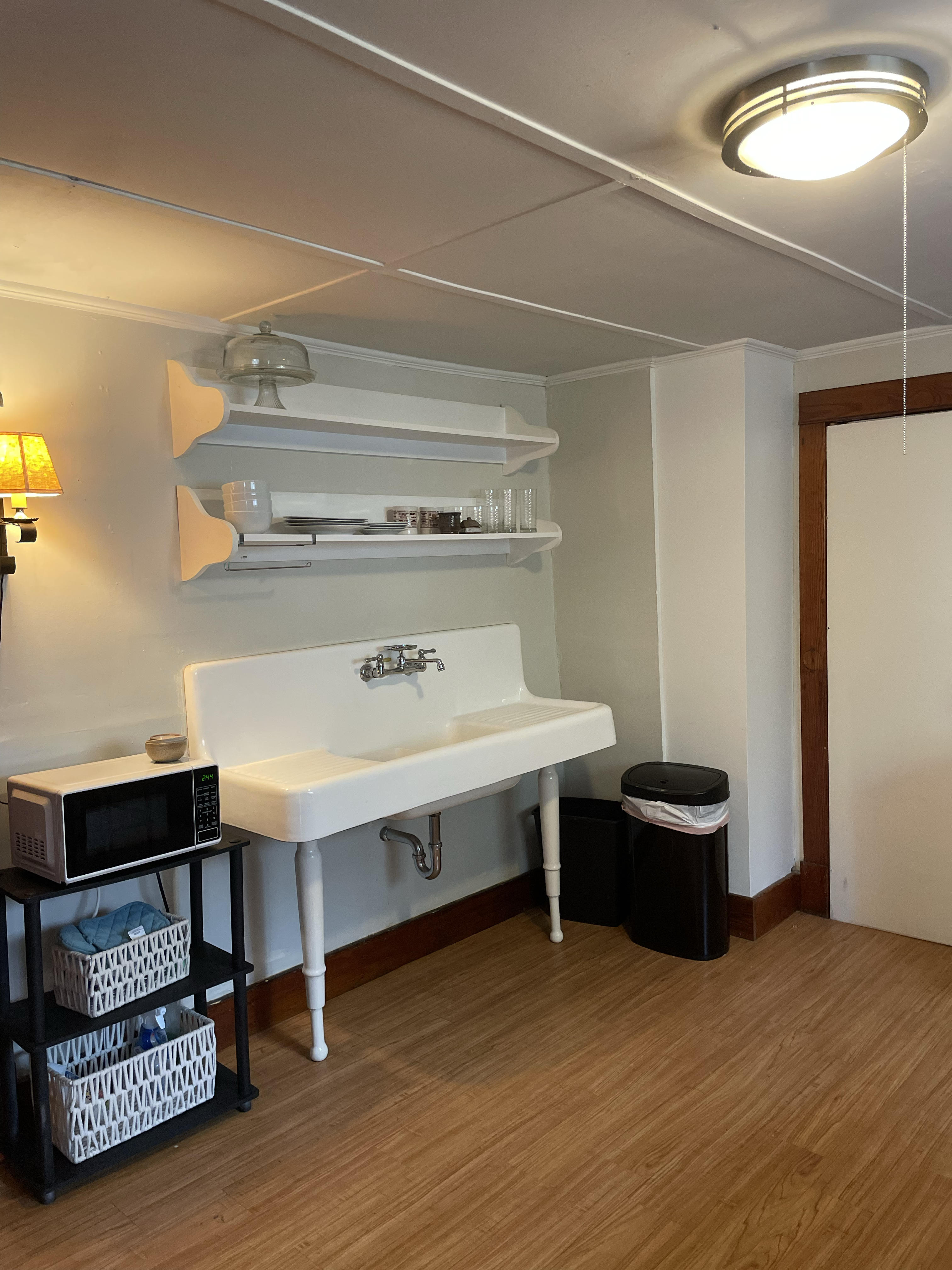 One-bedroom apartment in-town - Photo 1