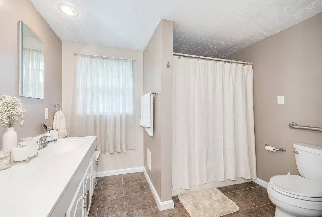 Room for Rent - Photo 4