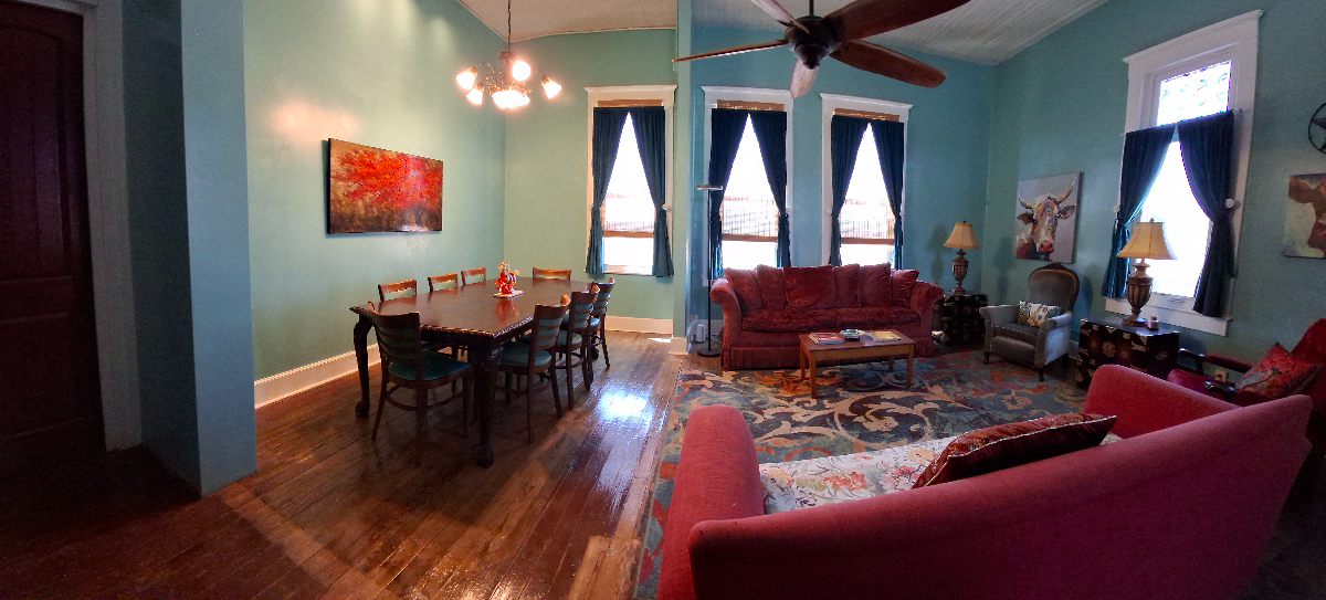 Elegant 2 bedroom Loft Downtown Marlin, Texas - Photo 1