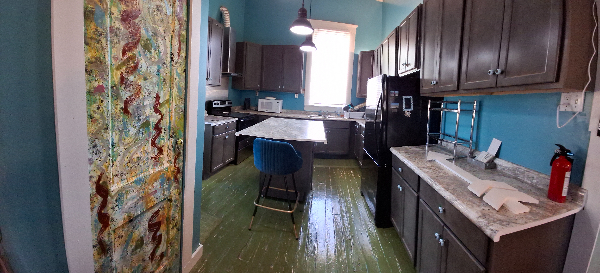 Elegant 2 bedroom Loft Downtown Marlin, Texas - Photo 10