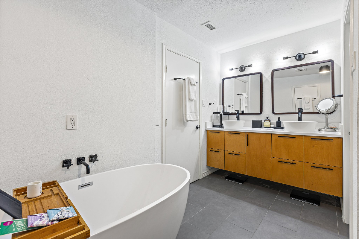 Spacious 3BR Furnished Home | Perfect for Relocation & Home Renovations | Prime DFW Location - Photo 6