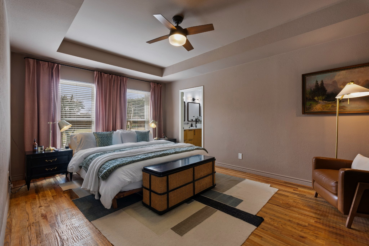 Spacious 3BR Furnished Home | Perfect for Relocation & Home Renovations | Prime DFW Location - Photo 3