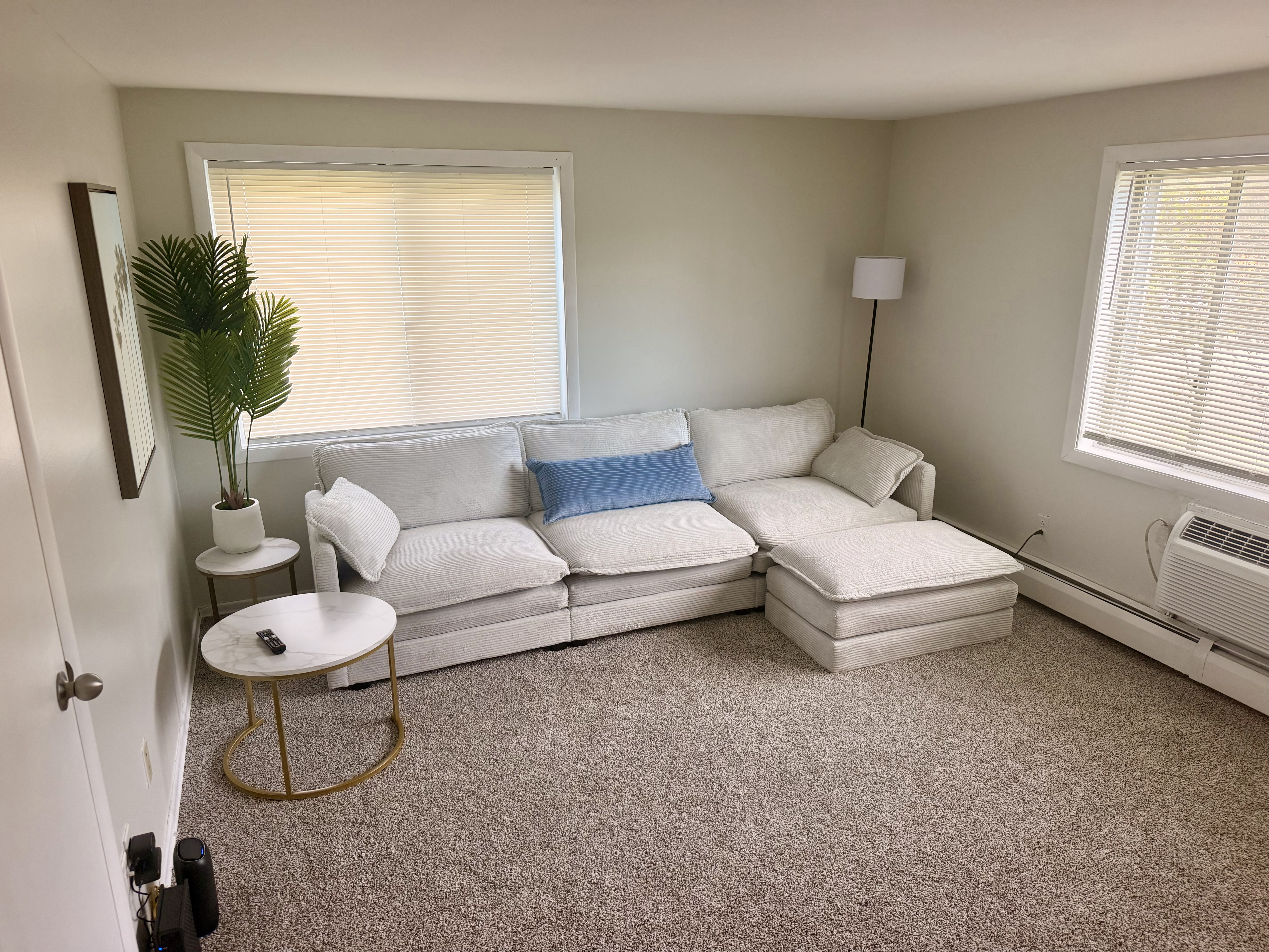 Convenience,, comfort, location - Photo 1