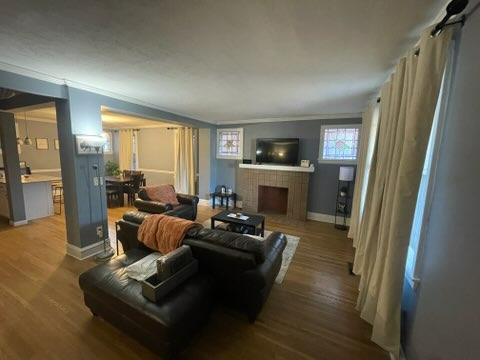Huntington Home - Photo 2
