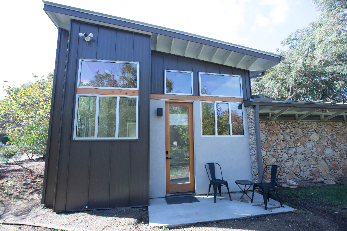 Light filled 1-1 Casita - Photo 11