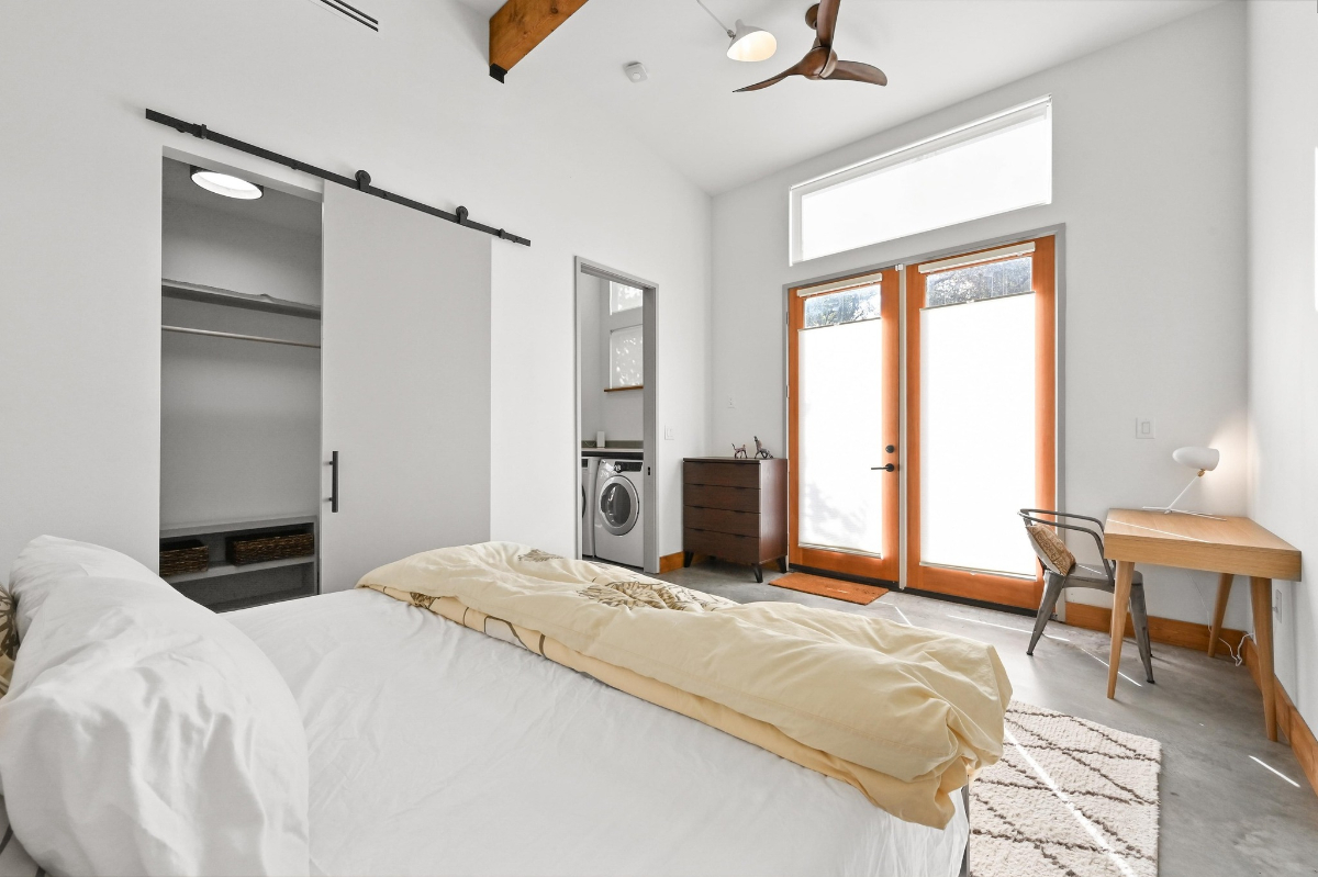 Light filled 1-1 Casita - Photo 6