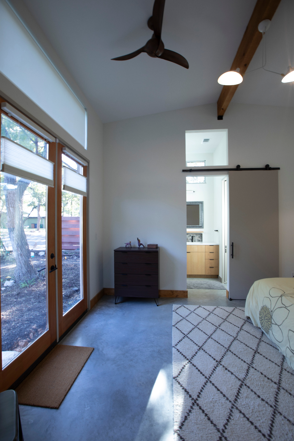 Light filled 1-1 Casita - Photo 8