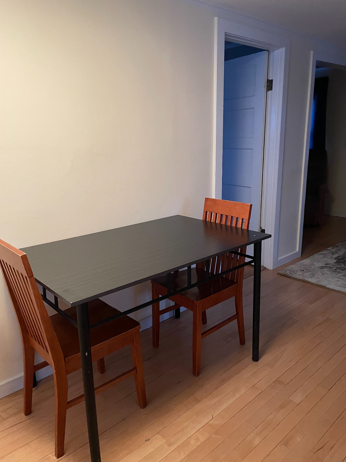 Upstairs Garage Apartment - Quiet Neighborhood - Photo 3