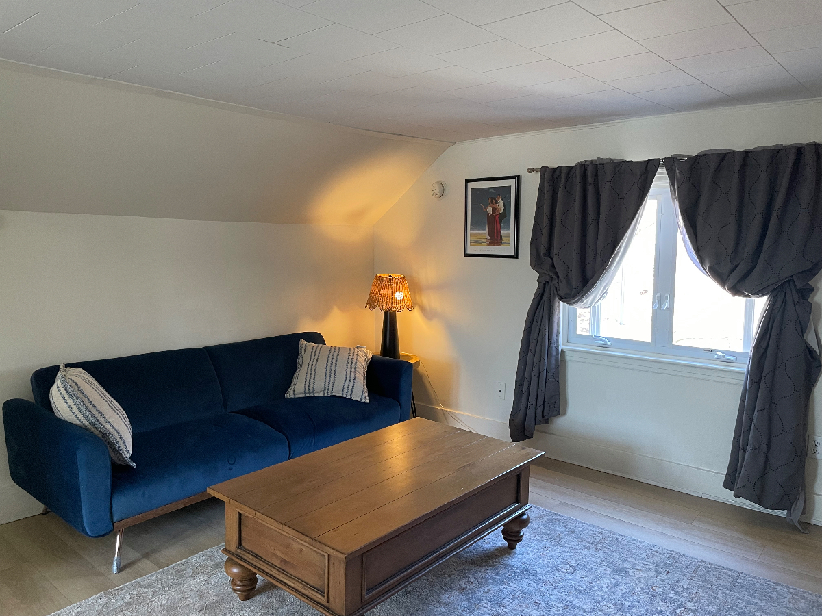 Amenities two-bedroom first floor apartment in historic New Paltz - Photo 1