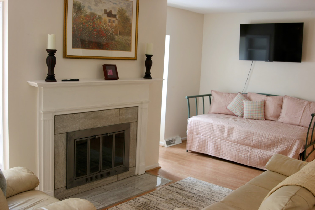Stunning Private Quarters on a Private Estate - Photo 1
