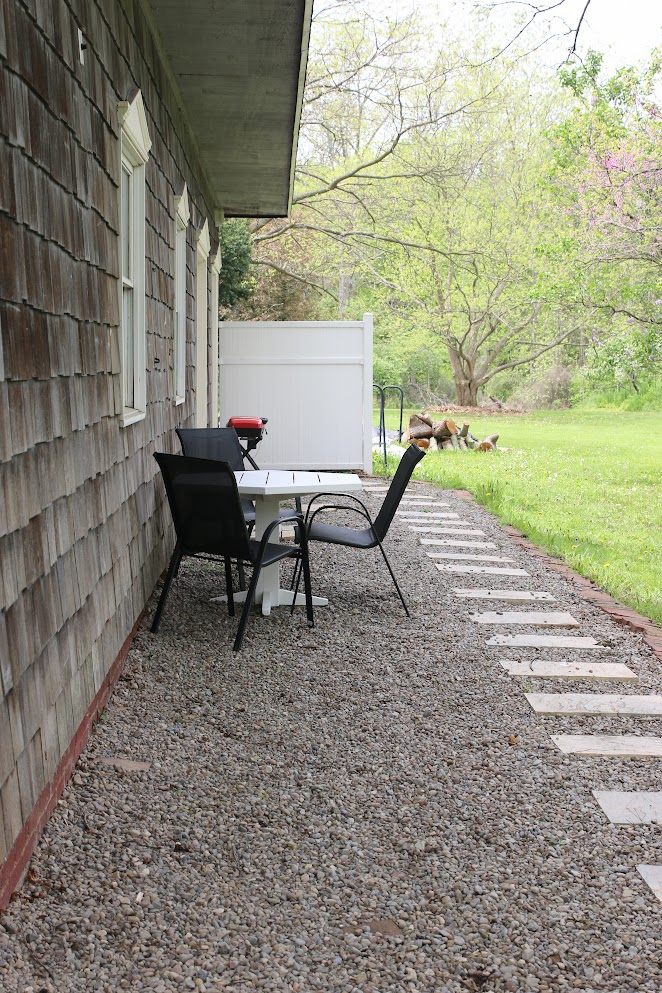 Stunning Private Quarters on a Private Estate - Photo 12