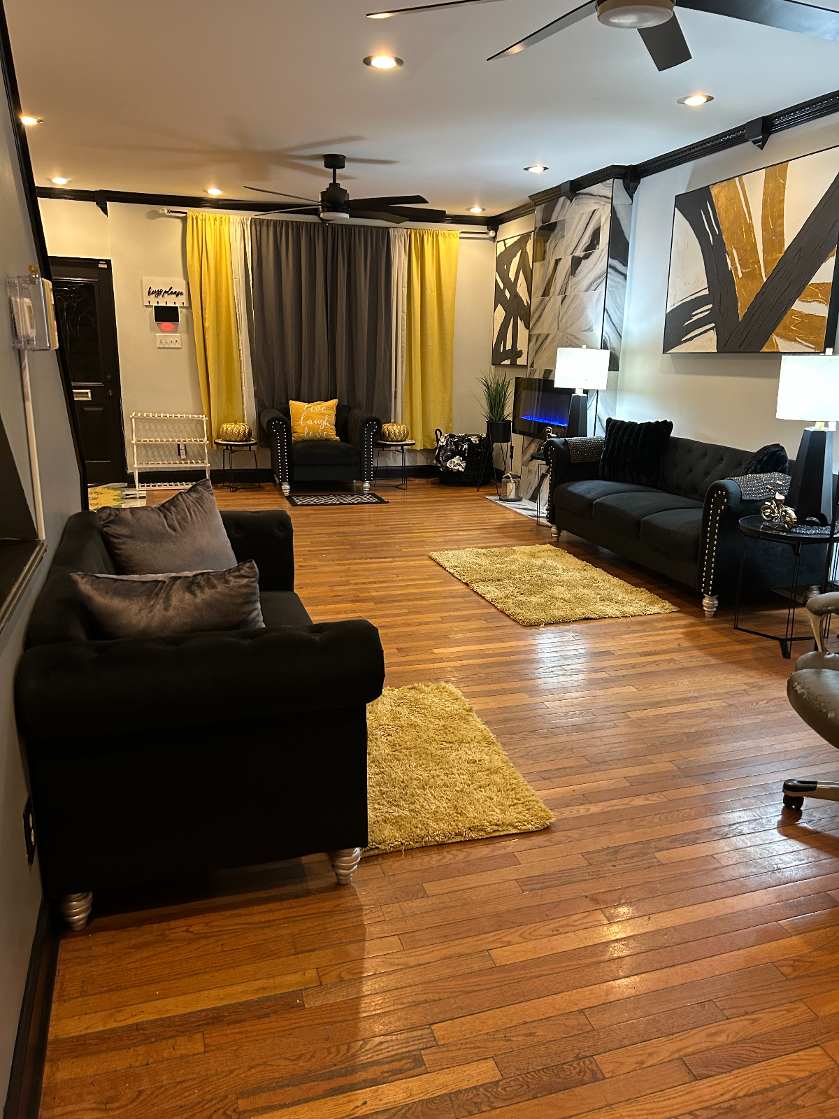 Stylish & Charming House in a Convenient Location - There's No Place Like Home