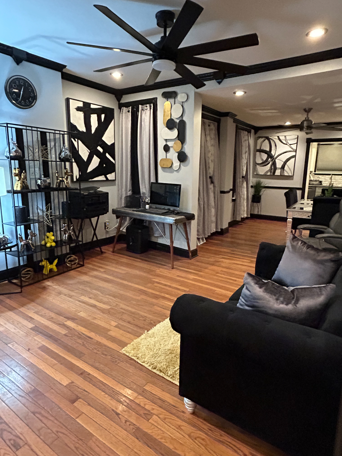 Stylish & Charming House in a Convenient Location - There's No Place Like Home - Photo 4