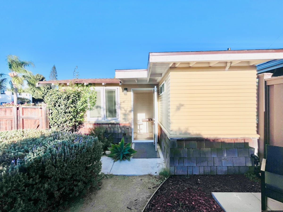 Le Petit Laurel - Quiet & Private Studio in South Park with Gated Yard - Photo 5