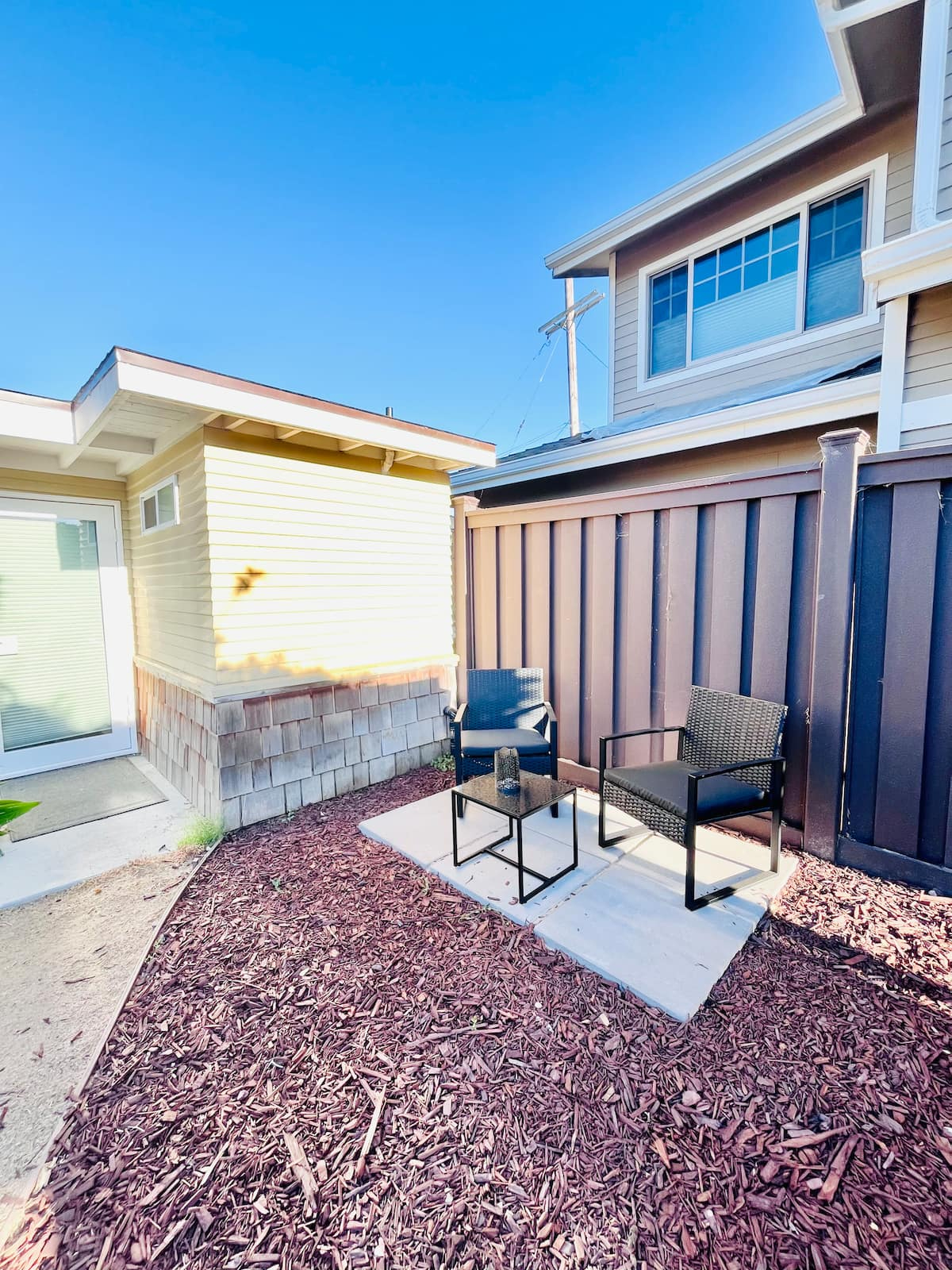 Le Petit Laurel - Quiet & Private Studio in South Park with Gated Yard - Photo 6