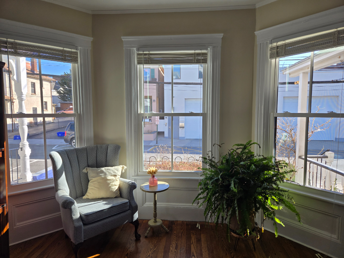 Two-bedroom apt in heart of Sleepy Hollow - Photo 3
