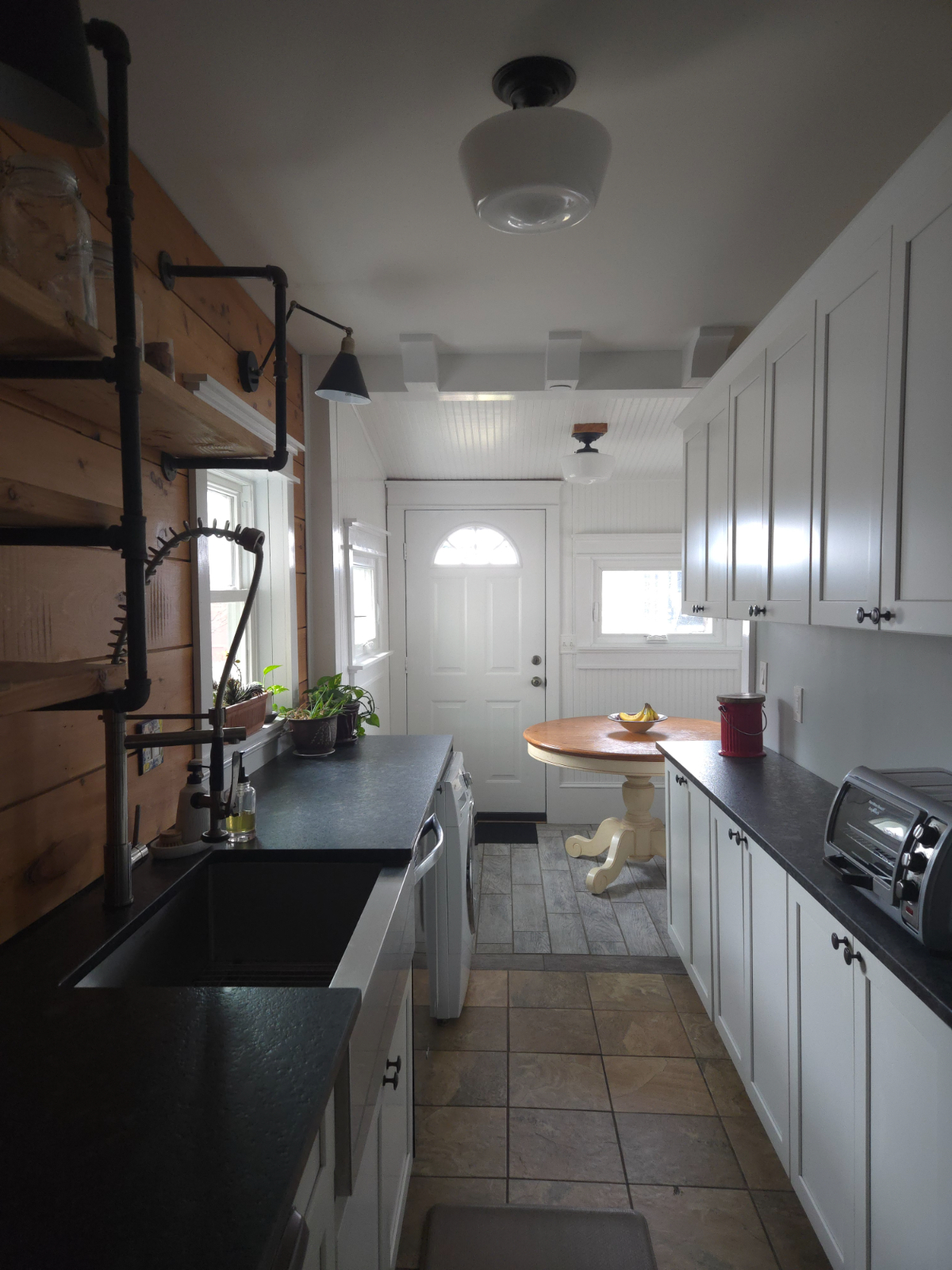 Two-bedroom apt in heart of Sleepy Hollow - Photo 7