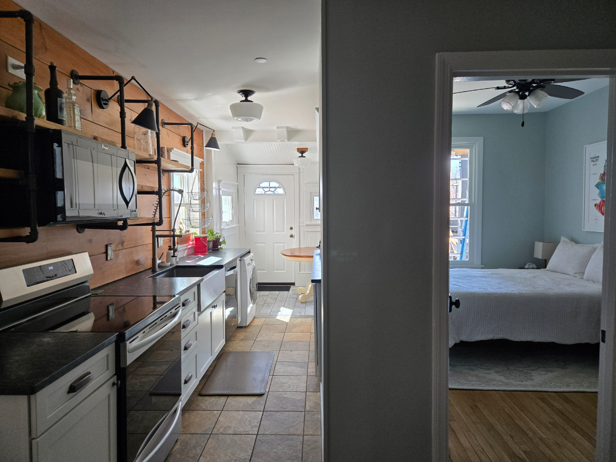 Two-bedroom apt in heart of Sleepy Hollow - Photo 6