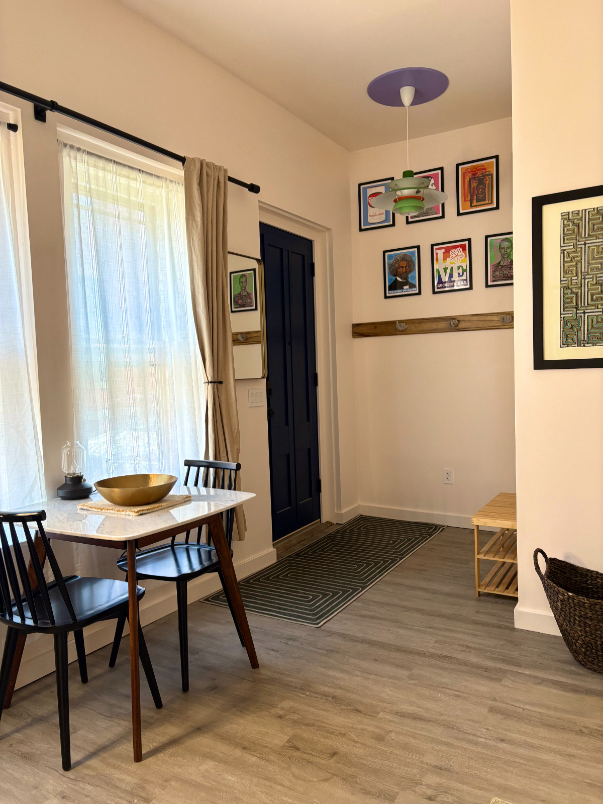 Centrally located newly updated and immaculately curated vibe - Photo 4