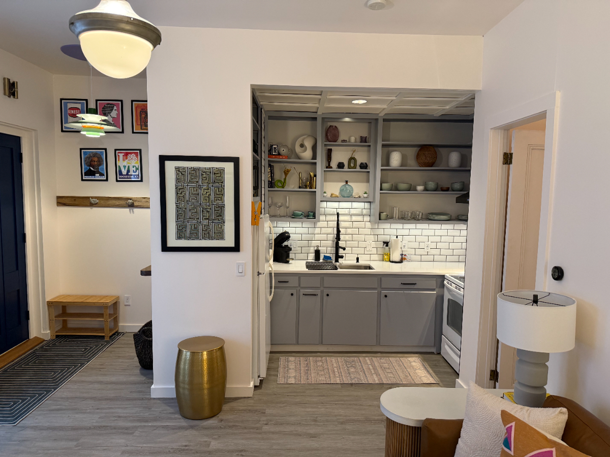 Centrally located newly updated and immaculately curated vibe - Photo 7