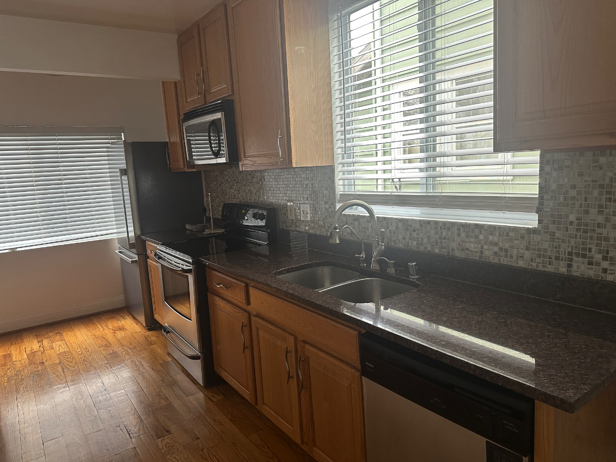 Newly updated 3 bedroom single family home - Photo 11